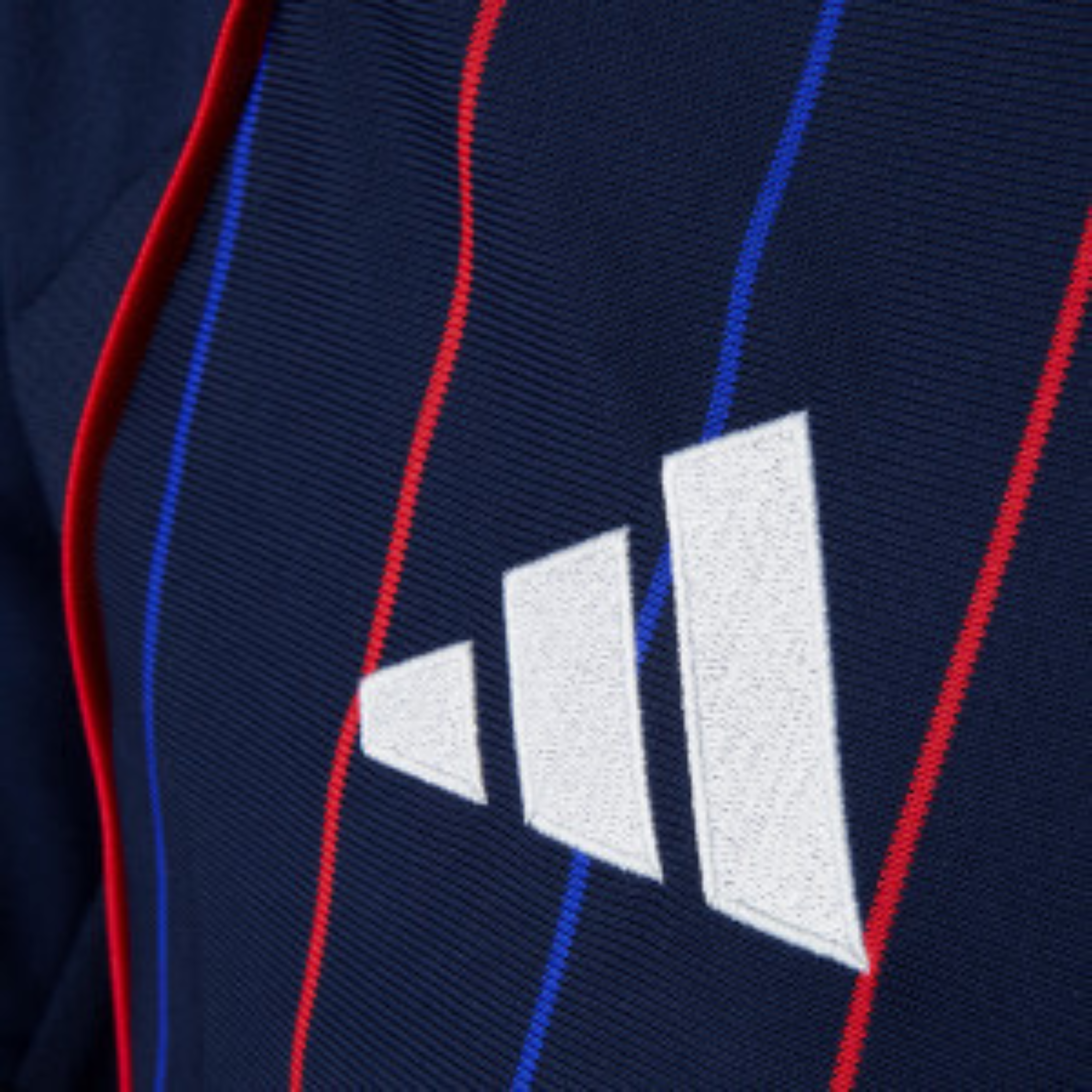 Lyon Away kit 2025/26