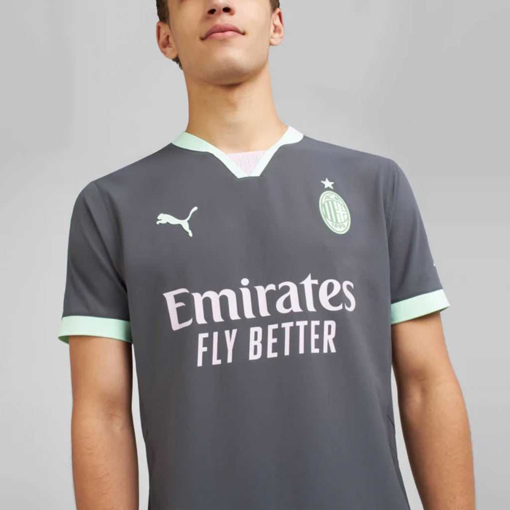Tercera equipación del AC Milan 2024/25