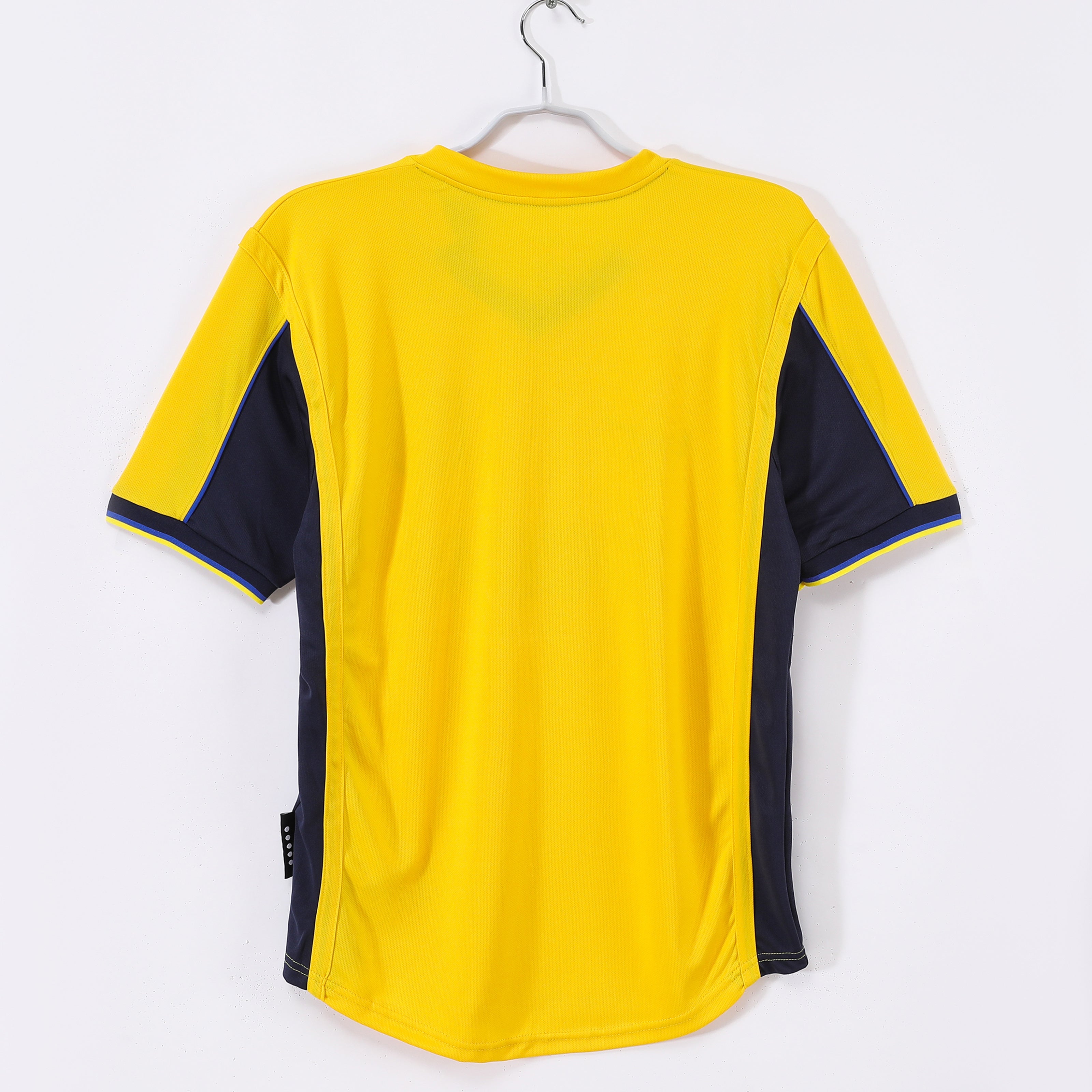Arsenal 2000/01 Away kit