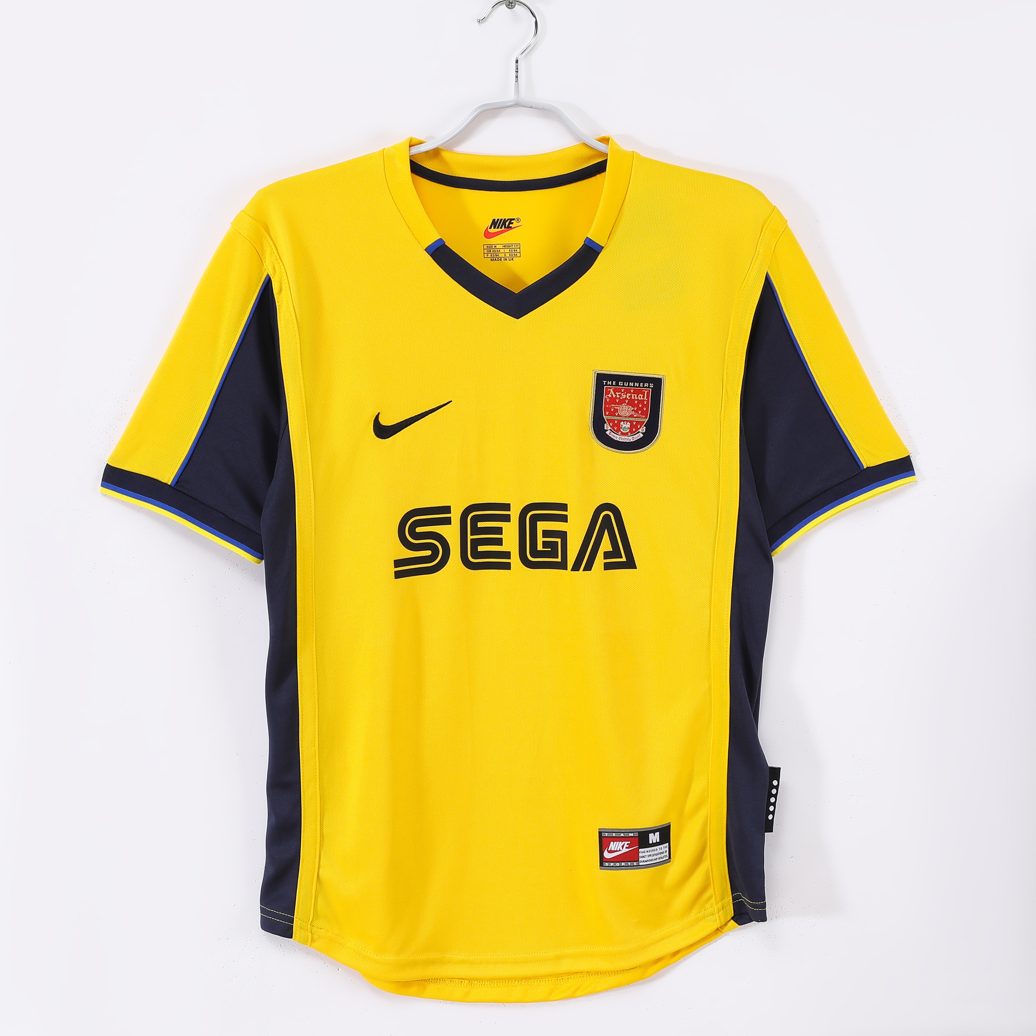 Arsenal 2000/01 Away kit