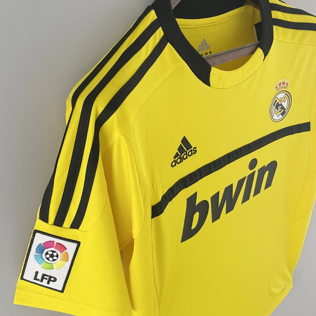 Real Madrid Goalkeeper Yellow 2011/12